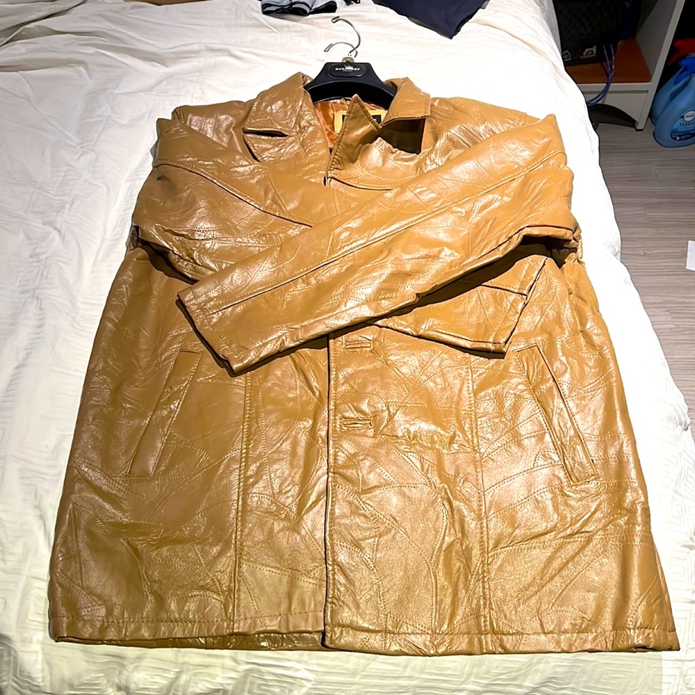 Camel cream leather women's jacket in pristine condition.